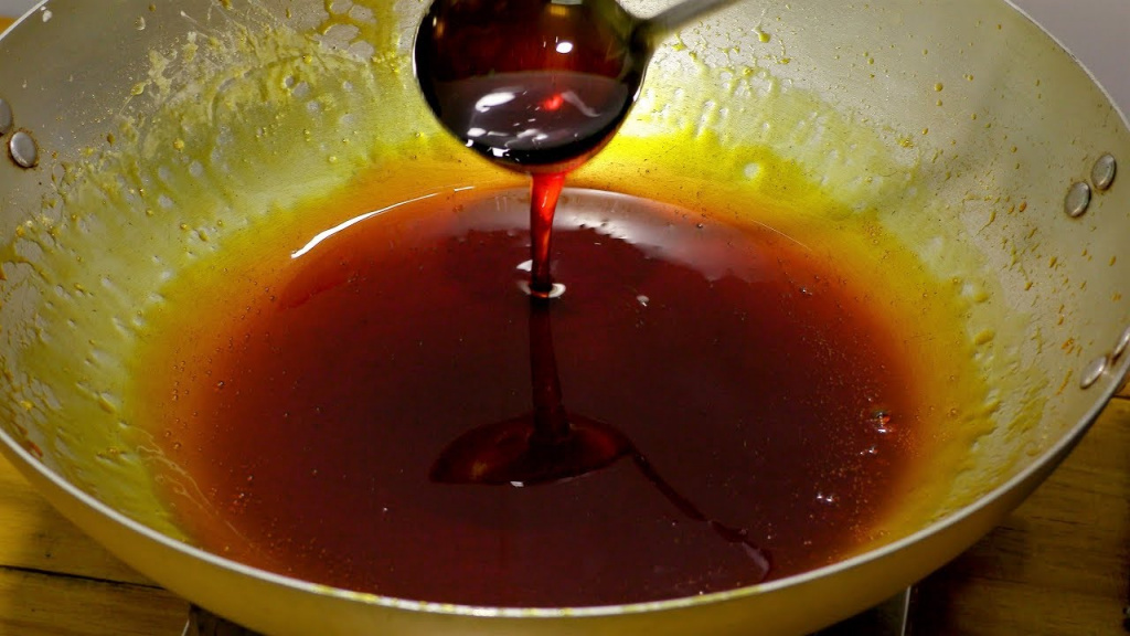 Thắng nước màu để kho