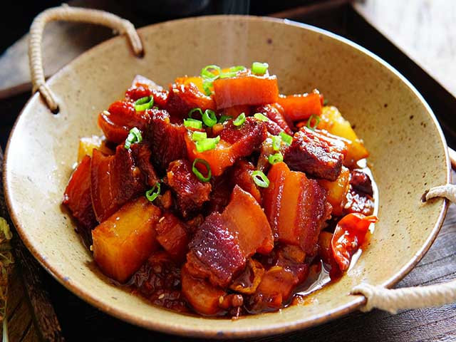 Hoàn thành thịt kho tiêu